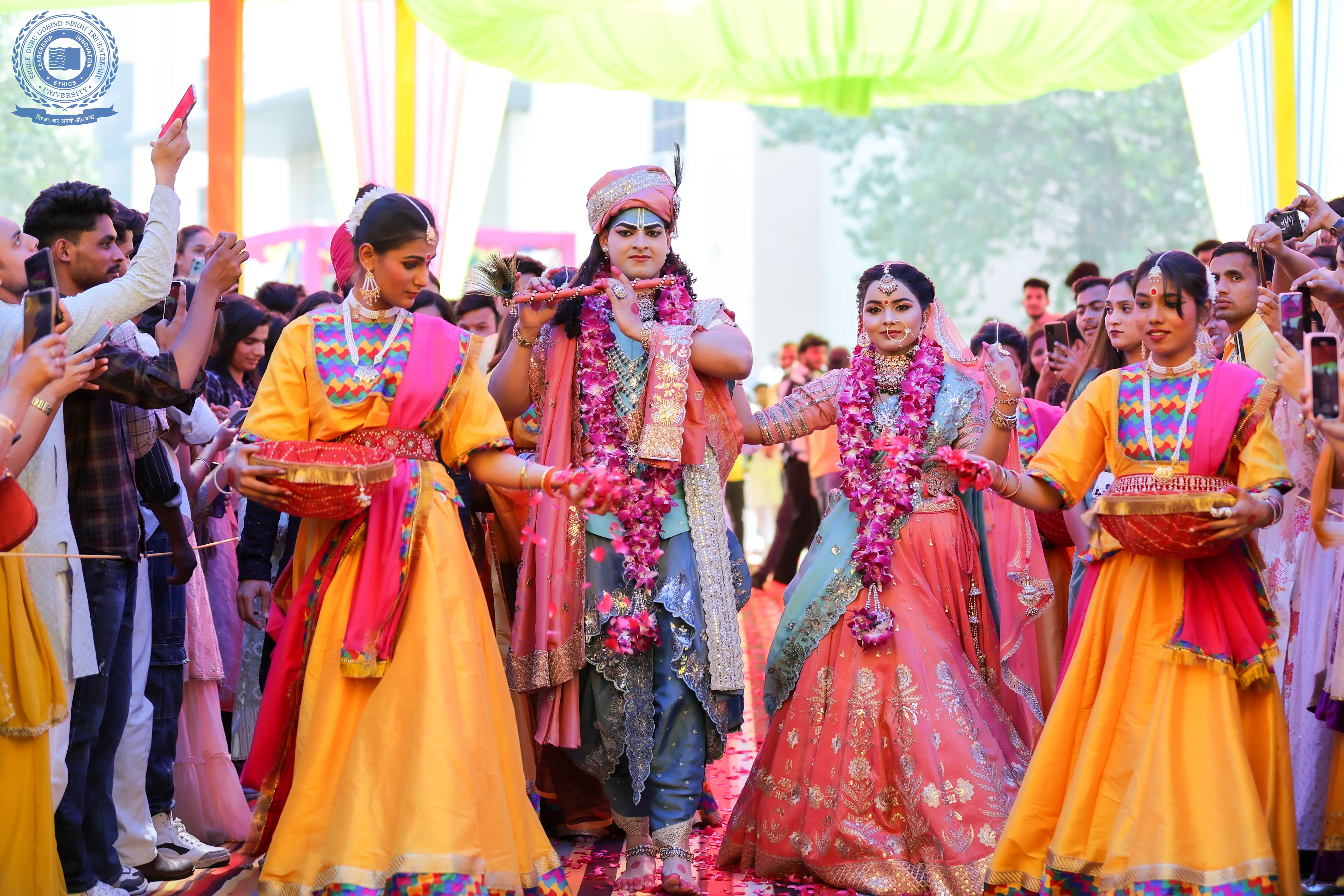 Radha Krishna Sang Phoolon Ki Holi